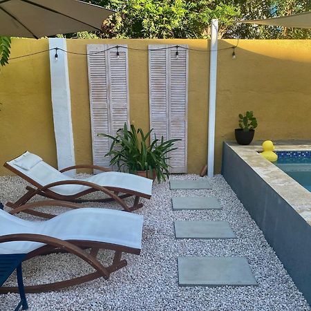 Historic Building The Palm Backyard Studio-Apartment Willemstad, Curacao Feel Home Away From Home ภายนอก รูปภาพ